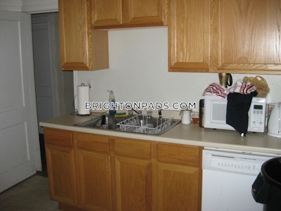 Brighton 3 Beds 1 Bath Boston - $6,000