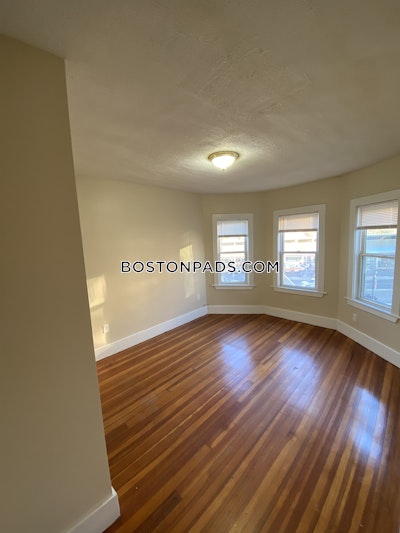 Dorchester 3 Bed 1 Bath BOSTON Boston - $2,700 50% Fee