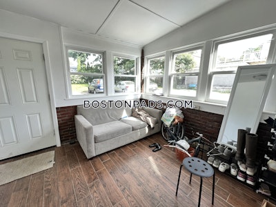 Brighton Great 4.5 bed 2 bath available 9/1 on Washington St in Brighton! Boston - $3,975