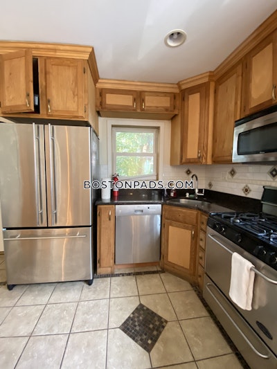 Lower Allston 5 Beds 3 Baths Boston - $6,000 50% Fee