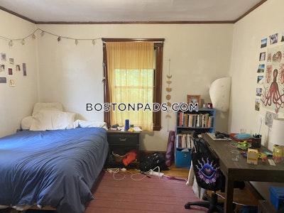 Somerville 6 Bed 2 Bath SOMERVILLE  Tufts - $7,800