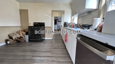 Somerville 3 Bed, 1 Bath Unit  Tufts - $3,750