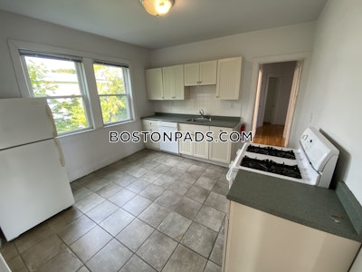 Somerville 3 Beds 1 Bath  Tufts - $4,000 No Fee