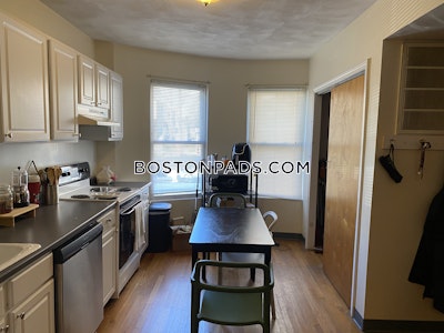 Mission Hill Renovated 2 bed 1 bath available 9/1 on Huntington Ave in Mission Hill! Boston - $3,500