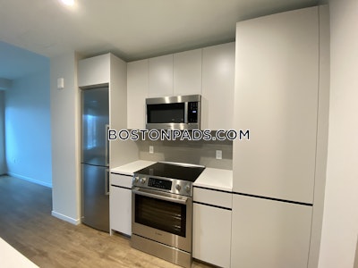 Seaport/waterfront Beautiful 1 bed 1 bath available NOW on Seaport Blvd in Boston!  Boston - $4,597