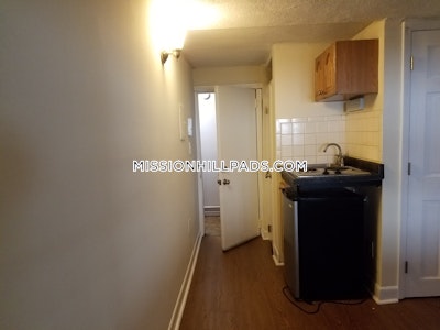 Mission Hill Studio 1 Bath Boston - $1,525 50% Fee