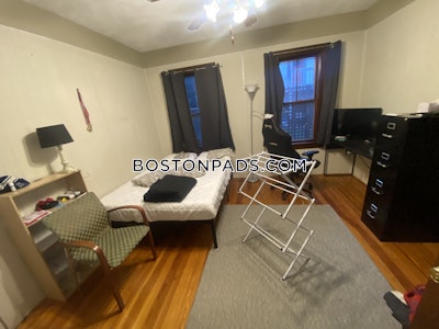 Somerville 4 Beds 1 Bath  Tufts - $4,800