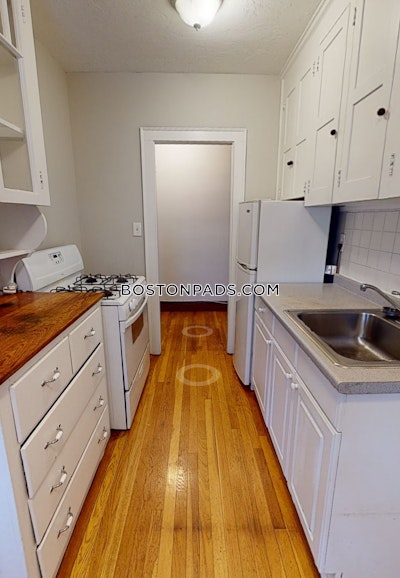 Somerville 1 Bed 1 Bath  Tufts - $2,850