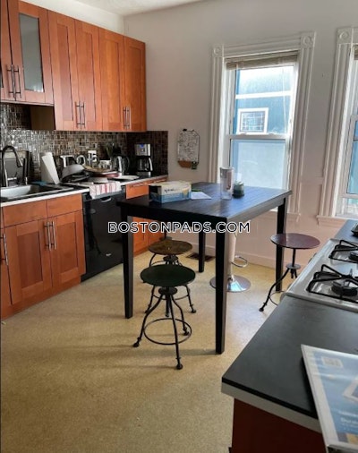 Medford Apartment for rent 3 Bedrooms 1 Bath  Tufts - $3,150